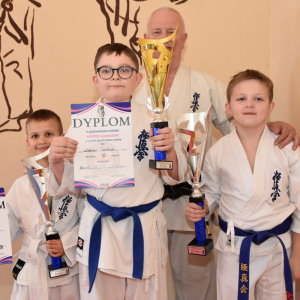 Zdjęcia z turnieju karate w Staninie.