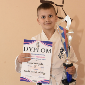 Zdjęcia z turnieju karate w Staninie.