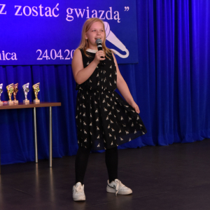 Zdjęcia z konkursu śpiewaczego.