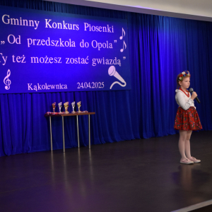 Zdjęcia z konkursu śpiewaczego.
