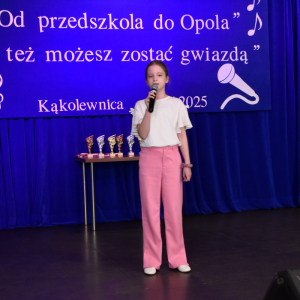 Zdjęcia z konkursu śpiewaczego.