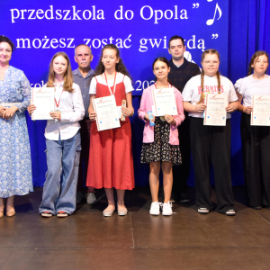 Zdjęcia z konkursu śpiewaczego.