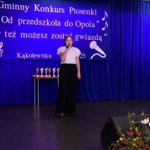 Zdjęcia z konkursu śpiewaczego.
