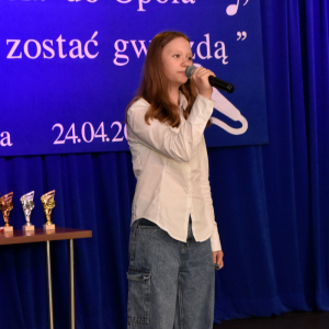 Zdjęcia z konkursu śpiewaczego.