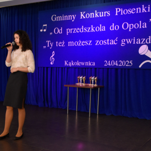 Zdjęcia z konkursu śpiewaczego.