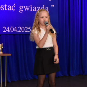 Zdjęcia z konkursu śpiewaczego.