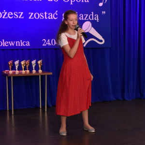 Zdjęcia z konkursu śpiewaczego.
