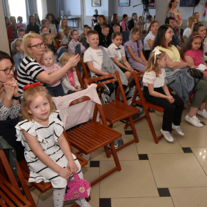Zdjęcia z konkursu śpiewaczego.