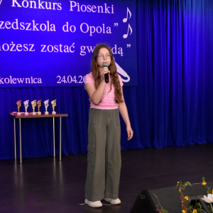 Zdjęcia z konkursu śpiewaczego.