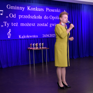 Zdjęcia z konkursu śpiewaczego.