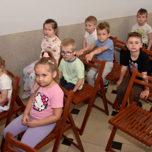 Zdjęcia z konkursu śpiewaczego.