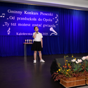 Zdjęcia z konkursu śpiewaczego.