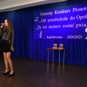 Zdjęcia z konkursu śpiewaczego.