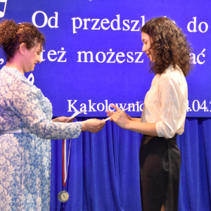 Zdjęcia z konkursu śpiewaczego.