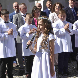 Zdjęcia z pierwszej komunii świętej.