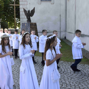 Zdjęcia z pierwszej komunii świętej.
