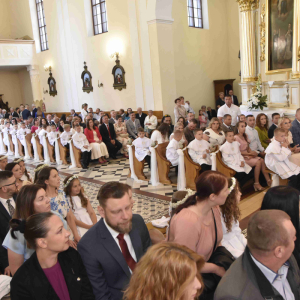 Zdjęcia z pierwszej komunii świętej.