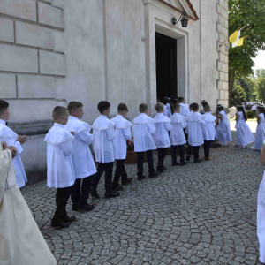 Zdjęcia z pierwszej komunii świętej.