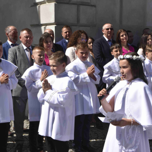 Zdjęcia z pierwszej komunii świętej.