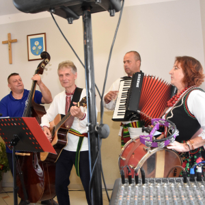 Zdjęcia ze spotkania "Zaśpiewajmy to jeszcze raz".