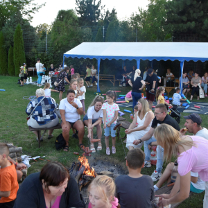 Zdjęcia z pomarańczowego pikniku.