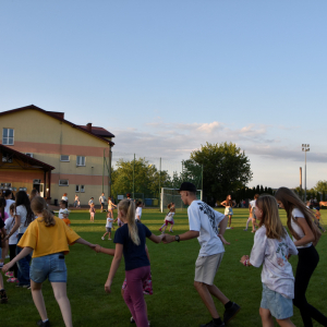 Zdjęcia z pomarańczowego pikniku.