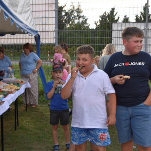 Zdjęcia z pomarańczowego pikniku.