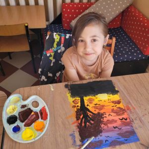 Zdjęcia z zajęć malarskich.