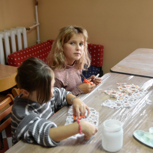 Zdjęcia z zajęć decoupage.