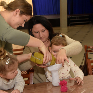 Zdjęcia z warsztatów świątecznych.