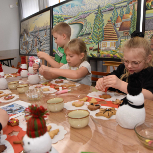 Zdjęcia z warsztatów świątecznych.