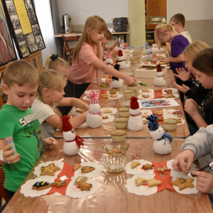 Zdjęcia z warsztatów świątecznych.