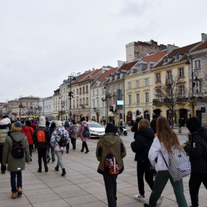 Uczestnicy wycieczki do Warszawy w Starym Mieście.