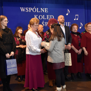 Podziękowania dla zespołów i innych uczestników.