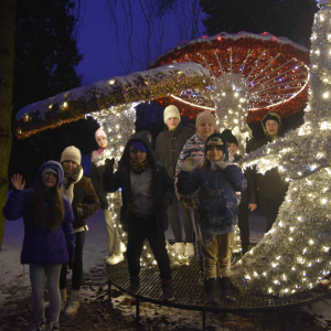 Uczestnicy wycieczki podczas zwiedzania Lumina Parku.