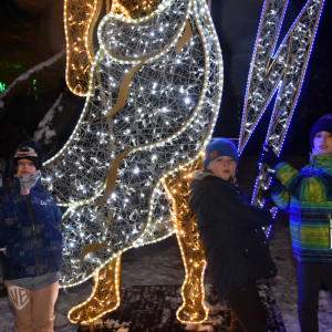 Uczestnicy wycieczki podczas zwiedzania Lumina Parku.